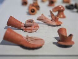 Бургас - Археологически музей - керамични лули