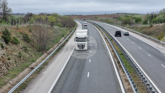 Над 500 кг наркотици са разкрити от властите в Истанбул при операция срещу четири тира; задържани по случая са седем души