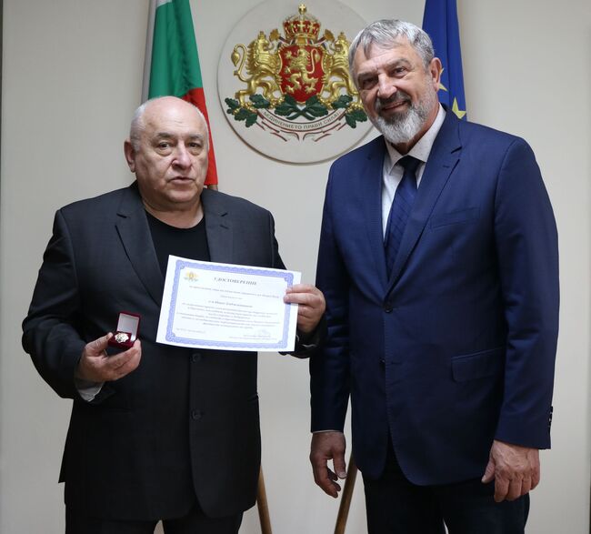 Областна администрация Русе: Иван Хаджииванов бе отличен със знака на областния управител Драгомир Драганов