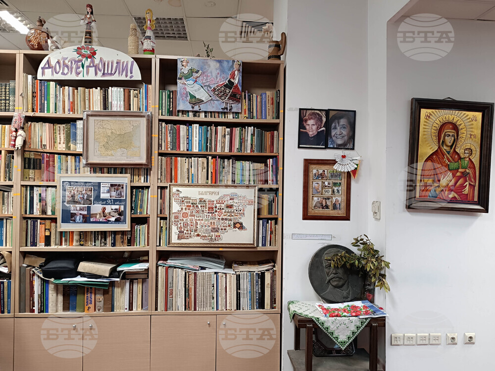 Румъния - Участници в Трансграничната конференция "Европа на Балканите: Заедно чрез знание" обиколиха българските места в историческия център на Букурещ