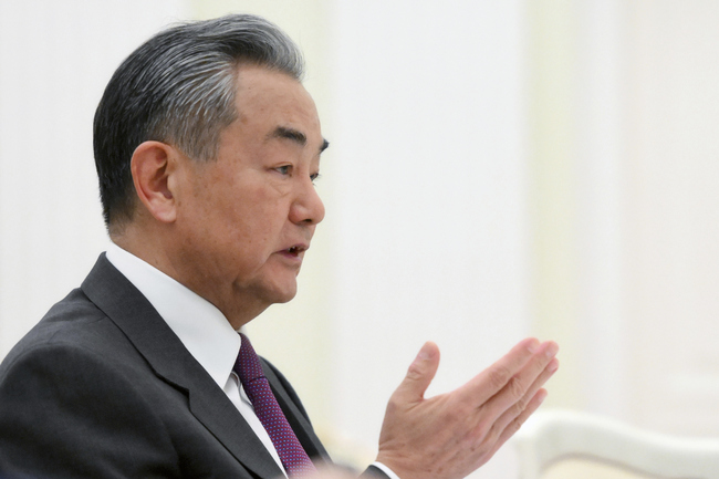 Митата на САЩ показват "краен егоизъм", заяви министърът на външните работи на Китай 