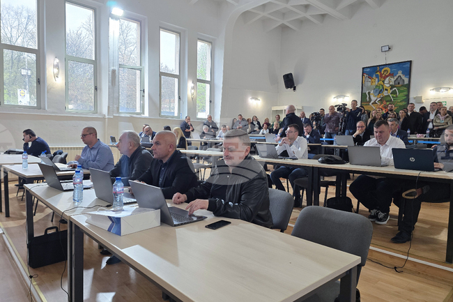 Петрич - Протест на родители срещу въвеждането на нова система за прием на първокласници