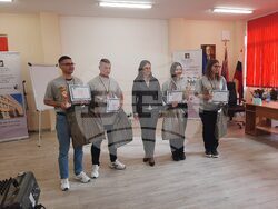 Ученици от 24 професионални гимназии по икономика представиха най-добрите си бизнес идеи на Националното състезание по предприемачество. Снимка: МОН