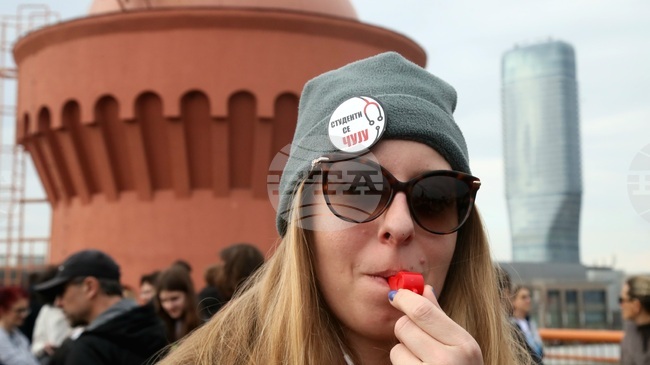 Ключова е подкрепата на предстоящите избори в Сърбия за листата с кандидати, подбрани от протестиращите студенти, обяви опозиционната Демократична партия