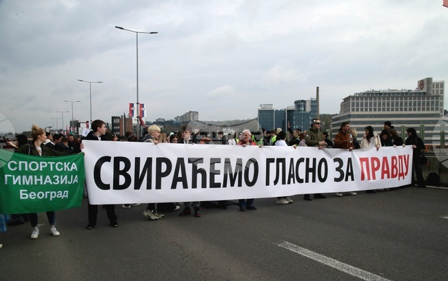 Сърбия - магистрала - ученици - блокада