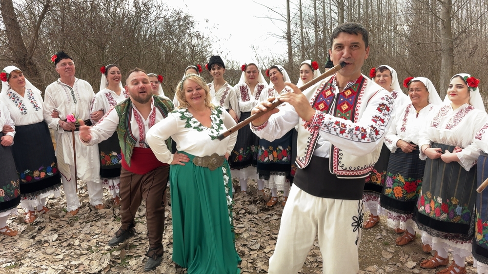 Народна певица възпява качамака