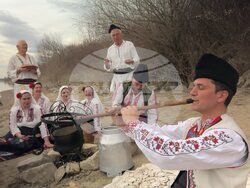 Народна певица възпява качамака, снимка – екип