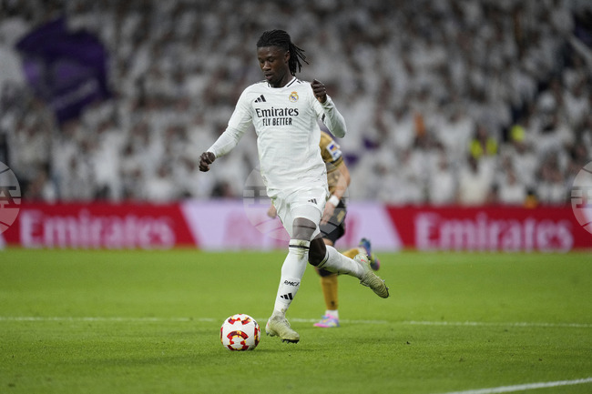 Едуардо Камавинга покани сляпо момче на мач на Реал Мадрид