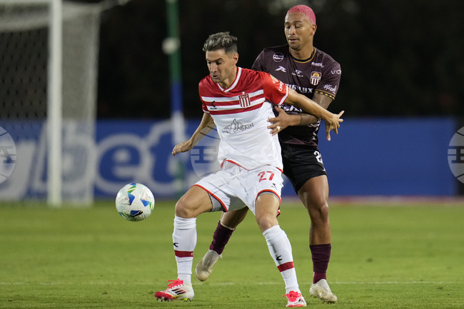 Естудиантес Ла Плата спечели срещу Платенсе и завоюва Шампионския трофей на Аржентина