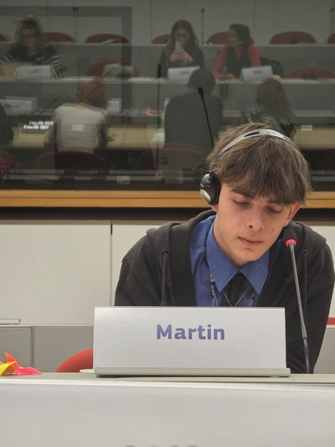 Община Сливен: Ученик от Сливен участва в първата за годината сесия на Европейски граждански панел в Брюксел