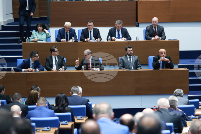 Parliament Debates No-Confidence Motion against Zhelyazkov Cabinet