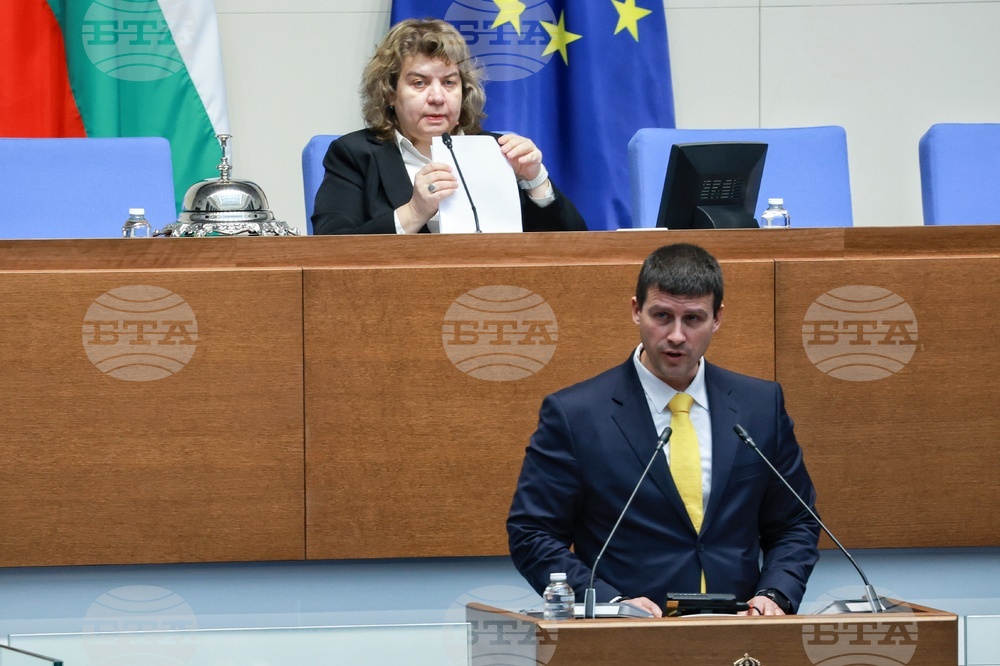 Това не е вот на недоверие, който е евроатлантически или проруски, а към хора, които няма как да правят силна външна политика, каза Ивелин Михайлов от "Величие" 