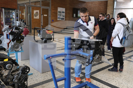 Румъния - Национален университет за наука и технологии „Политехника“ Букурещ - български студенти - посещение