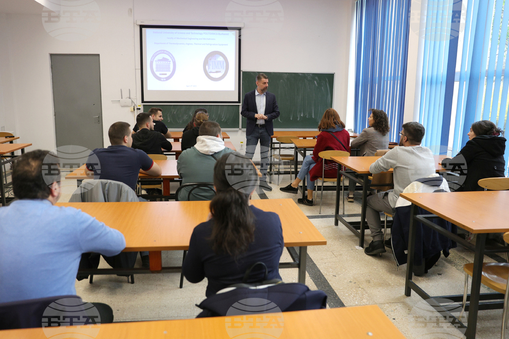 Румъния - Национален университет за наука и технологии „Политехника“ Букурещ - български студенти - посещение