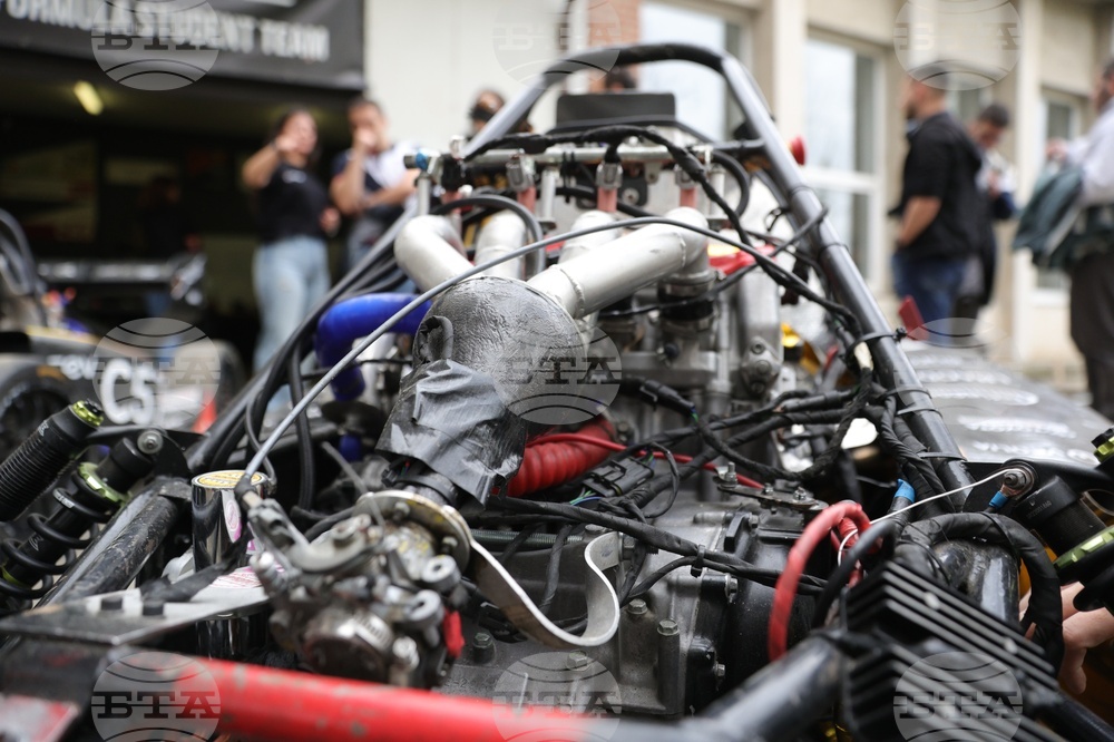 Румъния - Национален университет за наука и технологии „Политехника“ Букурещ - български студенти - посещение