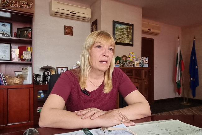 Осем жилищни сгради в Нова Загора ще бъдат санирани, каза пред БТА кметът Галя Захариева