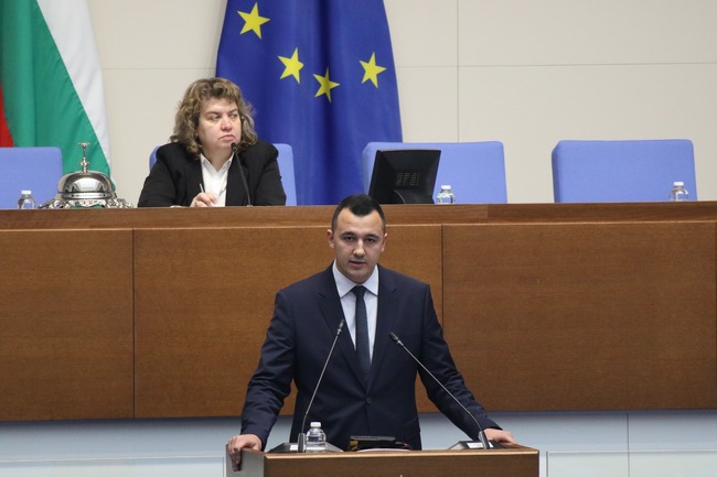 Габриел Вълков, БСП-ОЛ: България има нужда от балансирана външна политика, а не от залитане в крайности