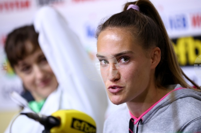 Глушкова допусна загуба на полуфиналите на сингъл на турнир по тенис в Италия