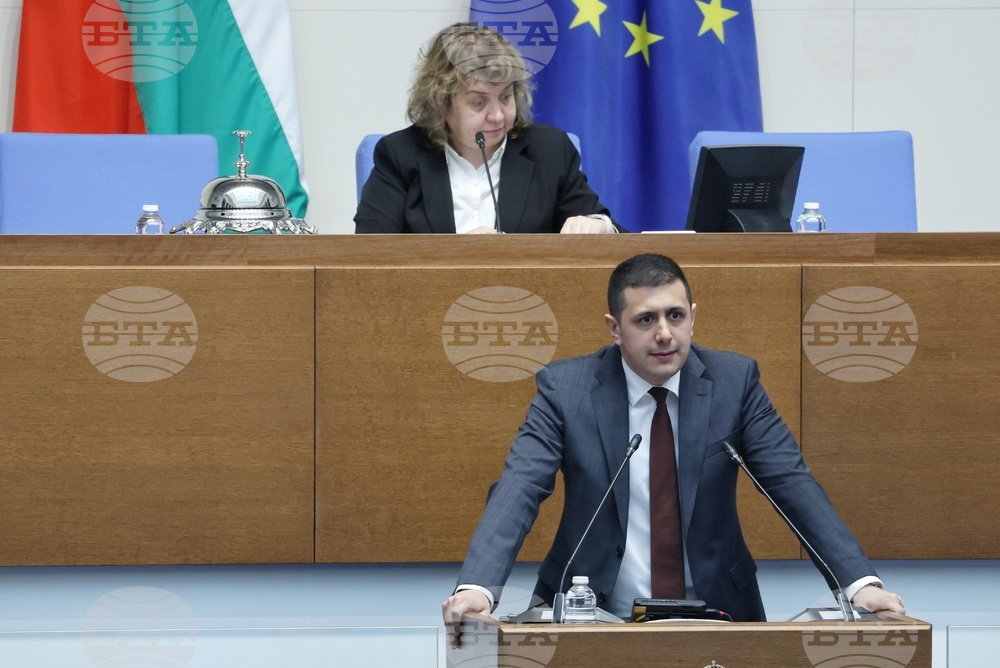 Не можем да си позволим да хвърлим страната в нова политическа криза в името на чужд дневен ред, заявиха от "БСП-Обединена левица“