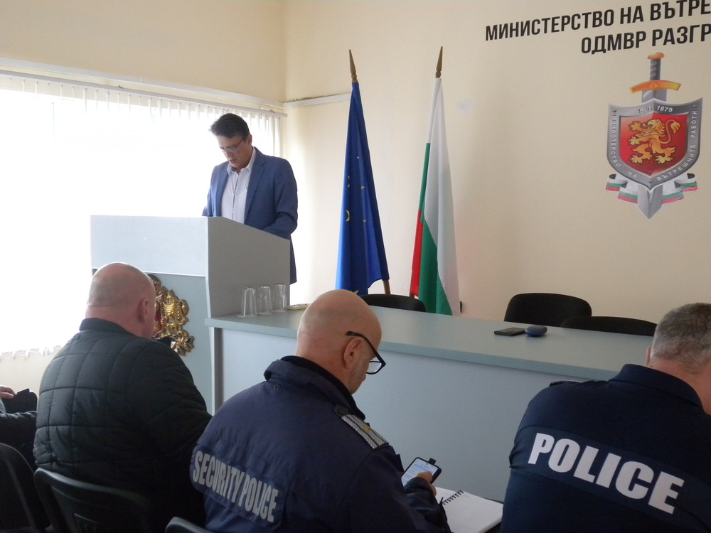 Наградиха полицаите, задържали наркоразпространител на кокаин в Разград