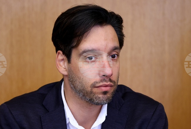 Системата за управление на трафика на Столичната община е "пробита", тя може да бъде използвана за рекет, проследяване и запис, каза Борис Бонев