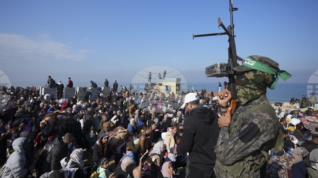 Обсъжда се компромис, при който “Хамас” да предаде само тежките си оръжия, казва палестинско-американски посредник