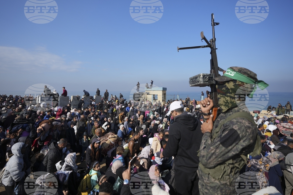 Обсъжда се компромис, при който “Хамас” да предаде само тежките си оръжия, казва палестинско-американски посредник