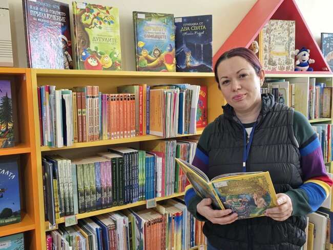 Книгите, свързани с технологии, са по-близки до съвременните деца, каза за БТА библиотекарят от Добрич Силвия Гушева