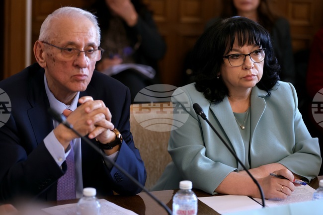 Комисията по здравеопазването прие решение за осигуряване на 12,5 млн. лева за заплати на работещите в държавните психиатрични болници 