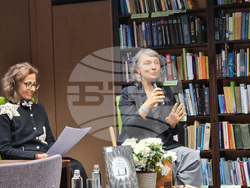 Варна - „Литературен прожектор“ - Нева Мичева