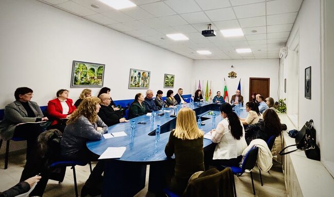 В образователната система в област Търговище са обхванати 98,42% от децата, отчетоха експерти на работна среща 
