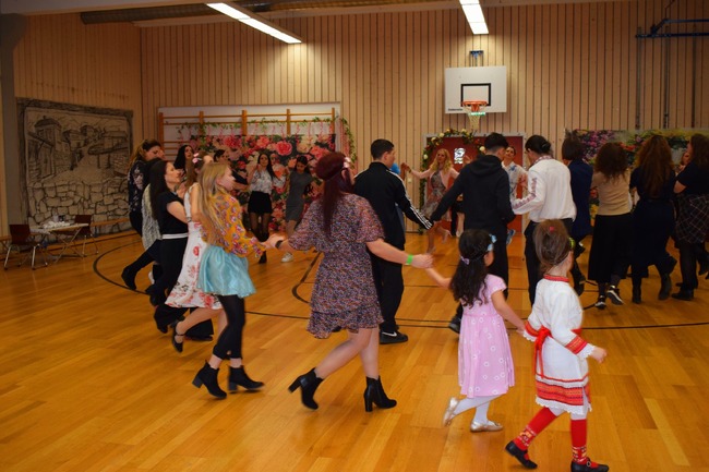 Хоротека под надслов „Пролет пукна, ние – не!“ се състоя в Аугсбург