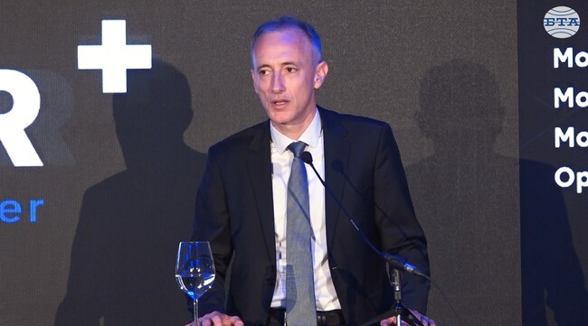 Министърът на образованието и науката Красимир Вълчев участва в представянето на обновения български суперкомпютър "Дискавърър"