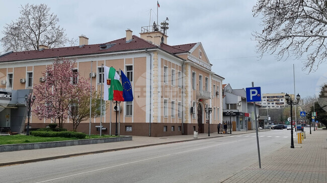Община Козлодуй работи по три проекта с европейски и национални програми, подготвя други три, сочи информация, представена пред Общинския съвет