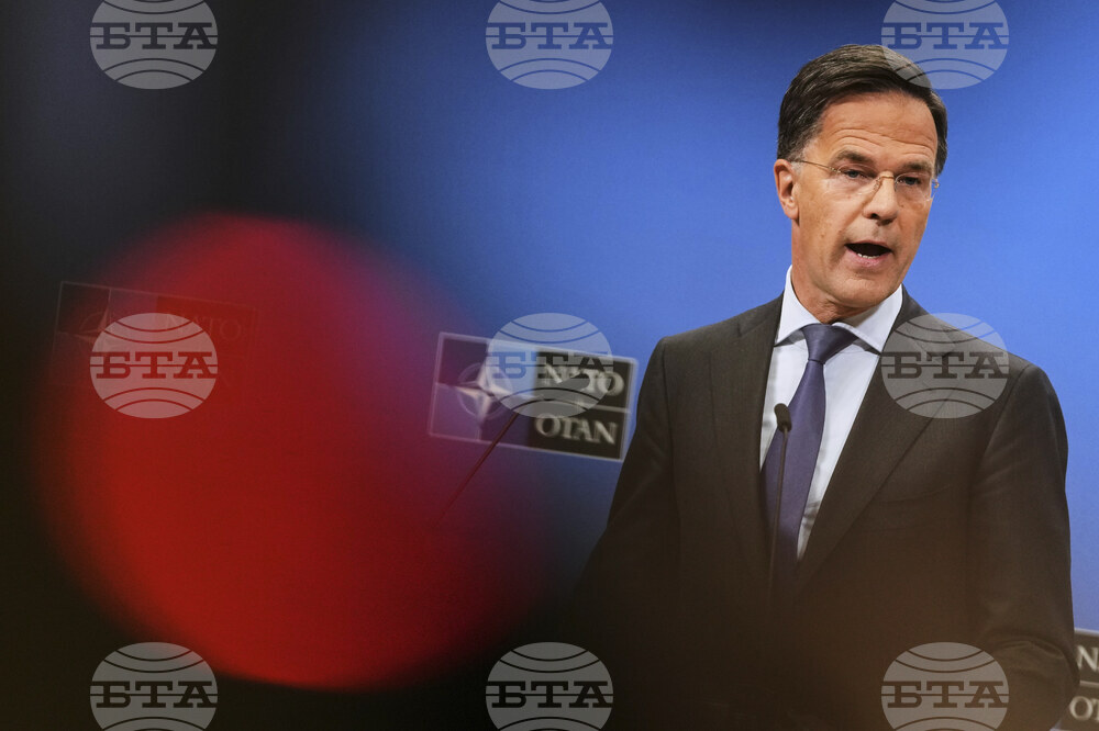 Генералният секретар на НАТО Марк Рюте заяви, че очаква Додик да спазва решението на съдебната система на Босна и Херцеговина