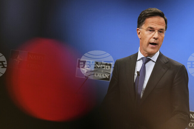 Генералният секретар на НАТО Марк Рюте заяви, че очаква Додик да спазва решението на съдебната система на Босна и Херцеговина