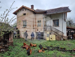 Село Говежда - проливен дъжд - подпочвени води - наводнени имоти