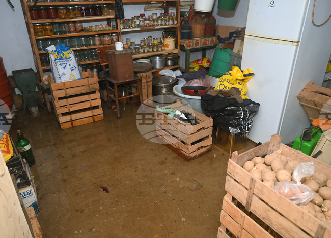 Село Говежда - проливен дъжд - подпочвени води - наводнени имоти