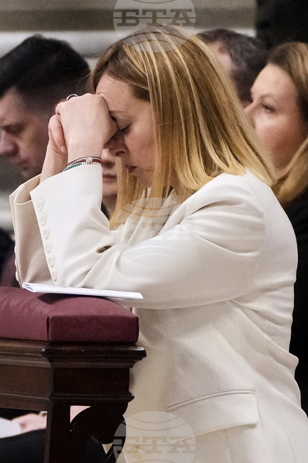 Италианският премиер Мелони се преклони пред тленните останки на папа Франциск 