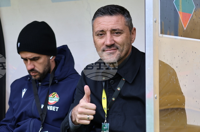 "Ситуацията в клуба е много трудна", призна наставникът на Ботев (Пловдив) Душан Керкез