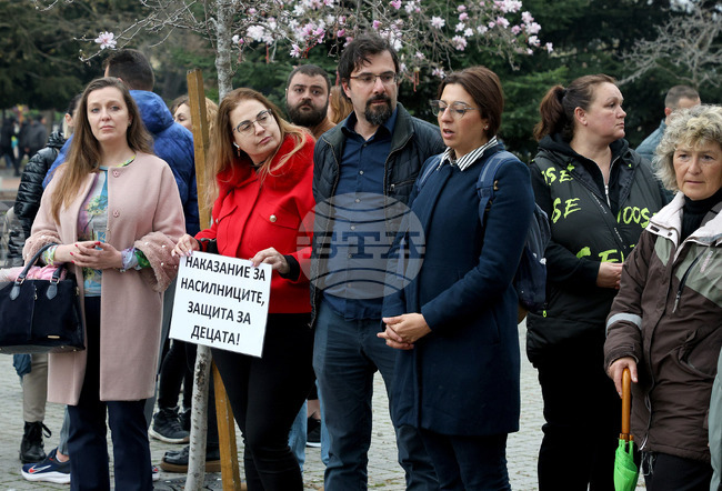 Варна - протест „Не на насилието над деца и педофилията!“