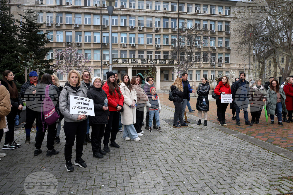 Варна - протест „Не на насилието над деца и педофилията!“