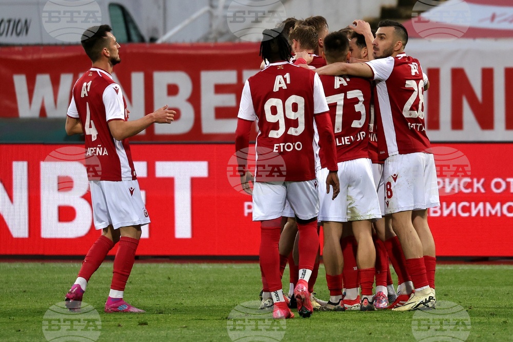 ЦСКА отстрани Локомотив (София) след обрат и също е на четвъртфинал за Купата на България по футбол