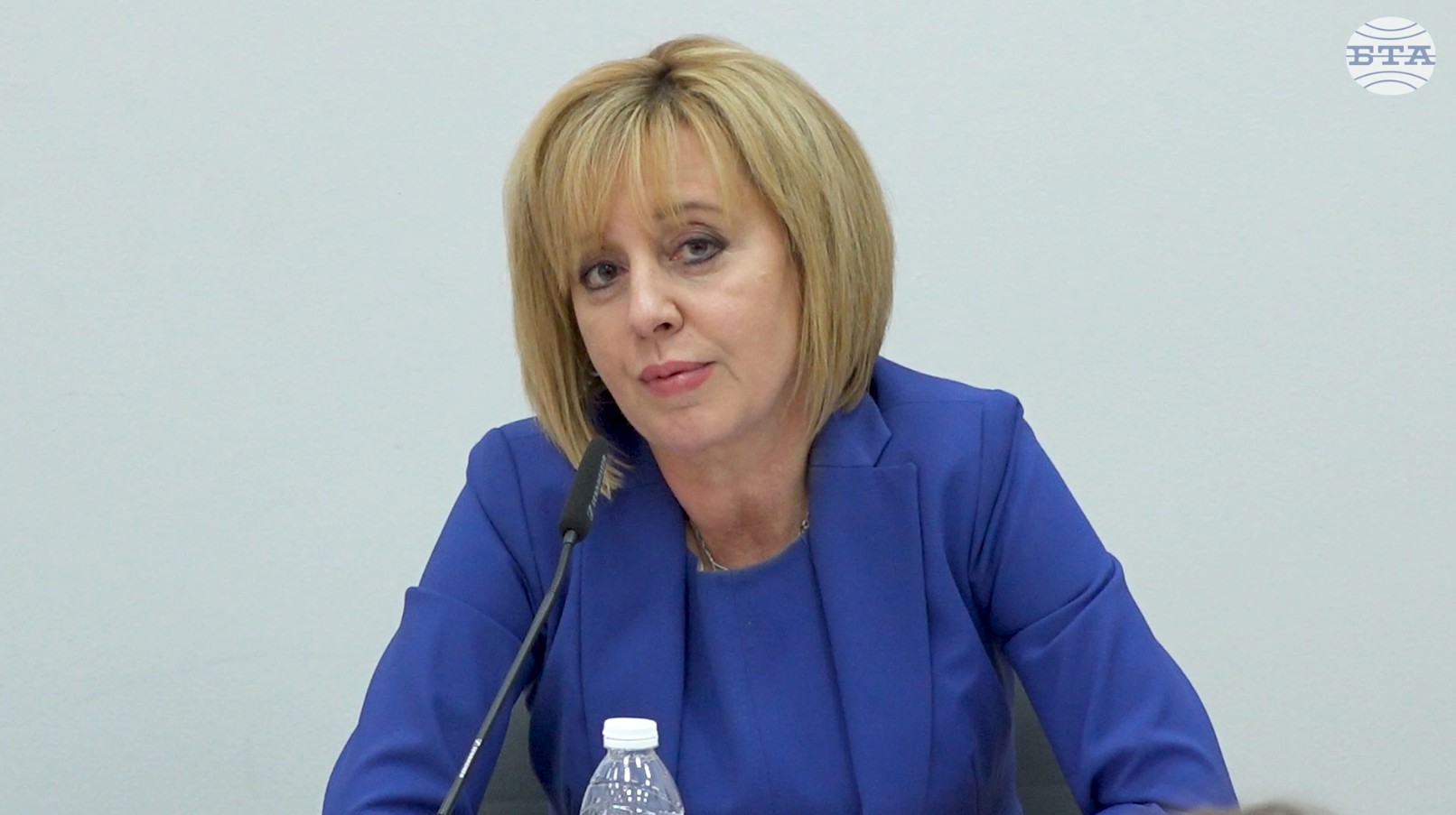 Когато институциите нехаят, омбудсманът трябва да подкрепя гражданските организации и протести, каза Мая Манолова