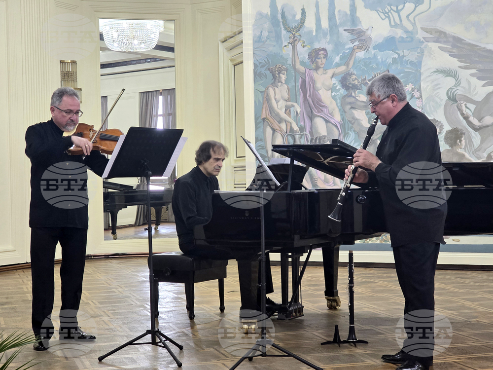 Произведение от композитора Пламен Джуров бе изсвирено за първи път на концерта на трио “Брух” в Добрич