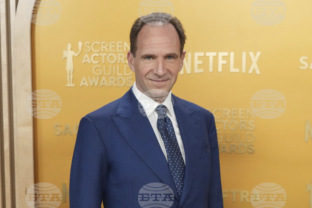 Актьорът Рейф Файнс дебютира като оперен режисьор с „Евгений Онегин“ в Парижката национална опера