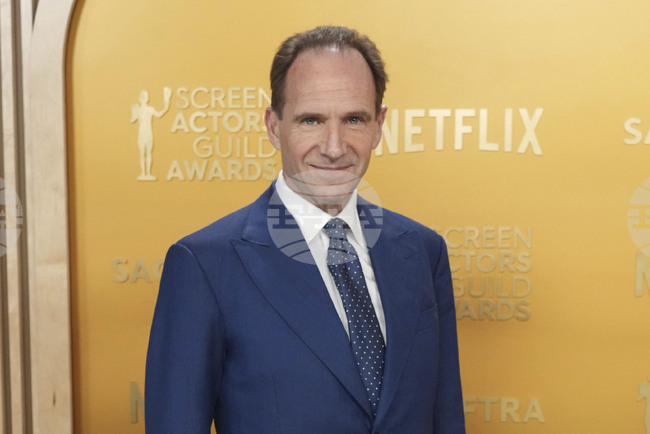 Актьорът Рейф Файнс дебютира като оперен режисьор с „Евгений Онегин“ в Парижката национална опера