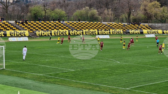 Равенства в първите два мача от третия кръг във Втора лига