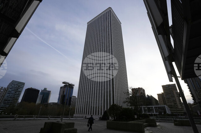 Бордът на директорите на "Сабадел" препоръча на акционерите си да отхвърлят офертата за придобиване на Бе Бе Ве А 