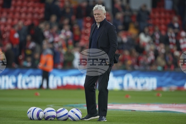 Евертън изостава в подготовката си, но Дейвид Мойс чака скоро нови попълнения